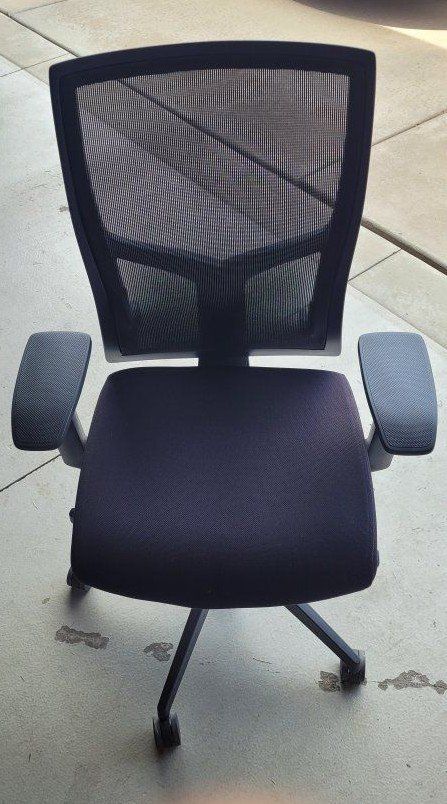 Torsa office chair