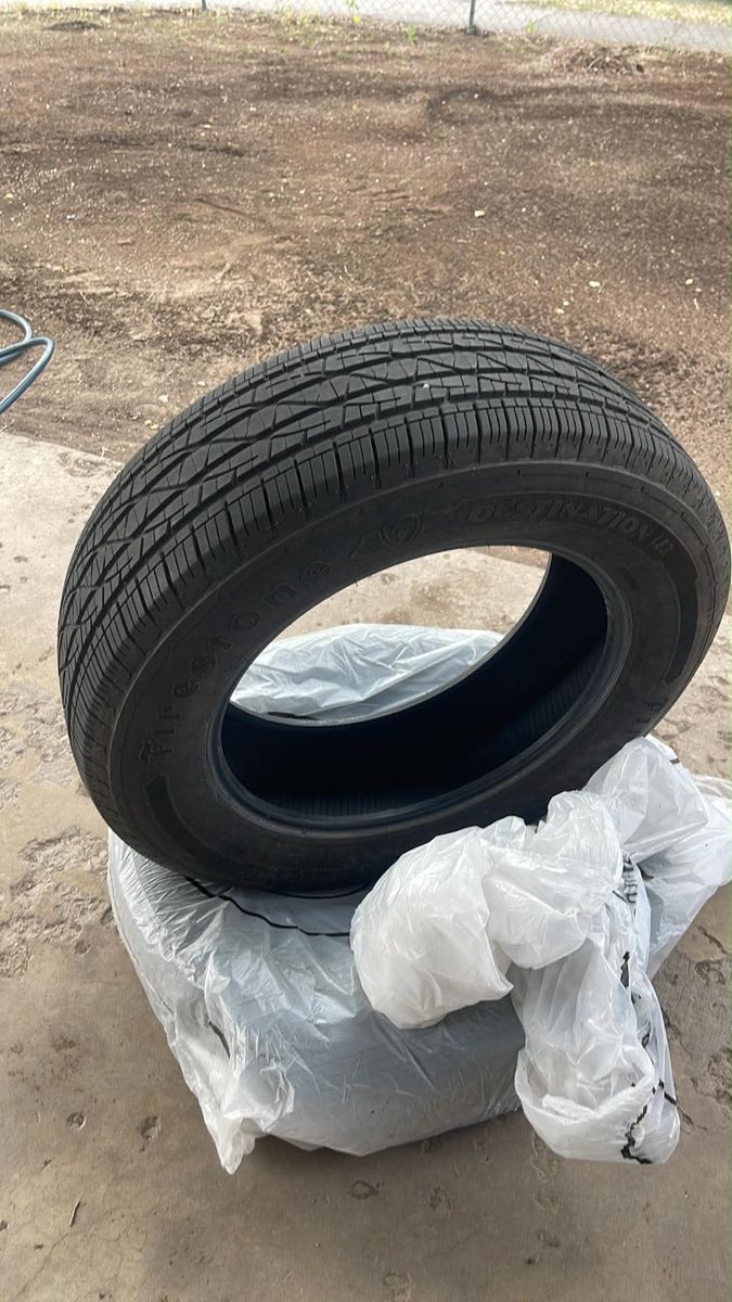 Firestone Destination 235/65R18 106T M+S Tubeless Tire - Excellent Condition