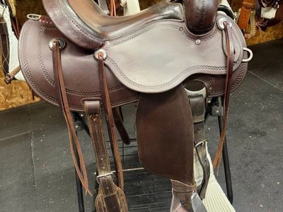 15" Cashel - Outfitter All Around Saddle