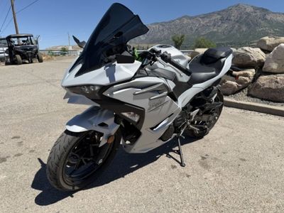 2025 Kawasaki Ninja® 500 ABS Passion Red/Metallic Flat Spark Black