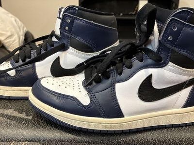 Air Jordan 1 Retro High OG "Midnight Navy" (Size US 5.5 / EUR 38) With Box