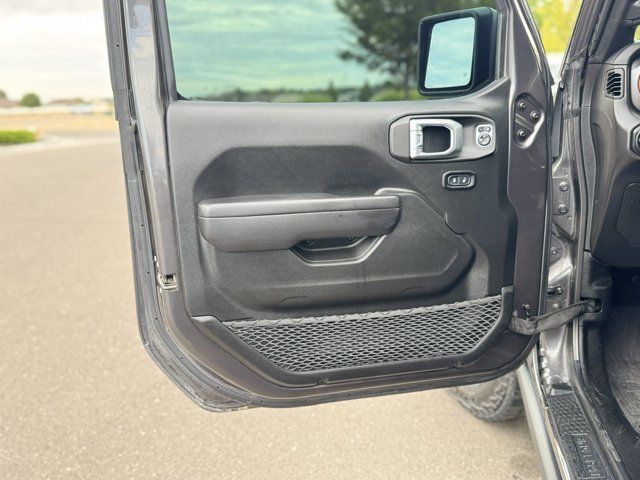 Main image 10