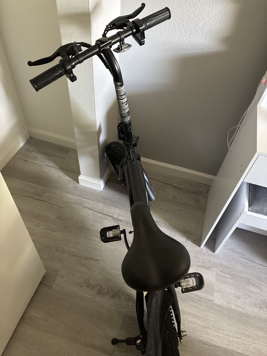Jetson Bolt Folding E-Bike Black - Compact Electric Bicycle with Pedals