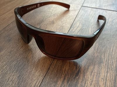 Kaenon Kanvas sunglasses brown B12 lenses polarized includes case and cloth