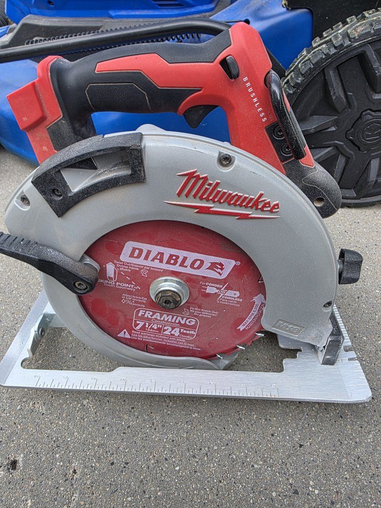 Milwaukee M18 Circular Saw