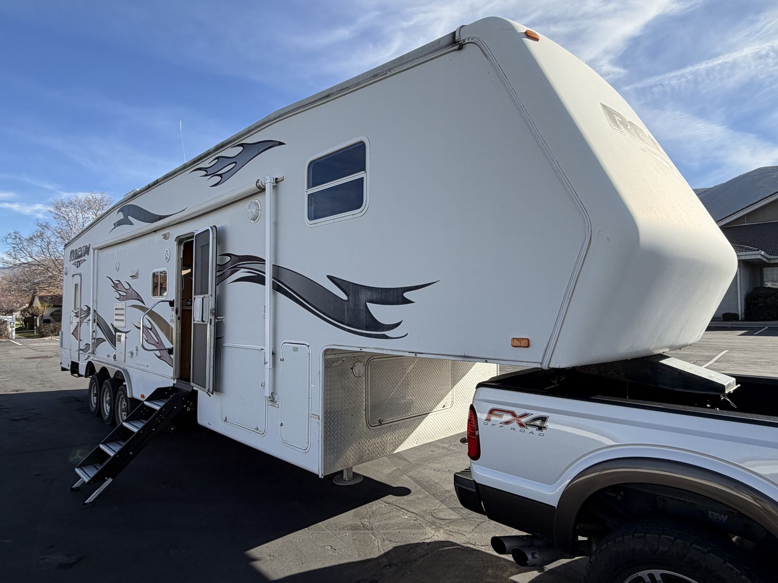2007 Jayco Recon ZRX Toy Hauler – Perfect Hunting Camp on Wheels – $17,500 – Title in Hand