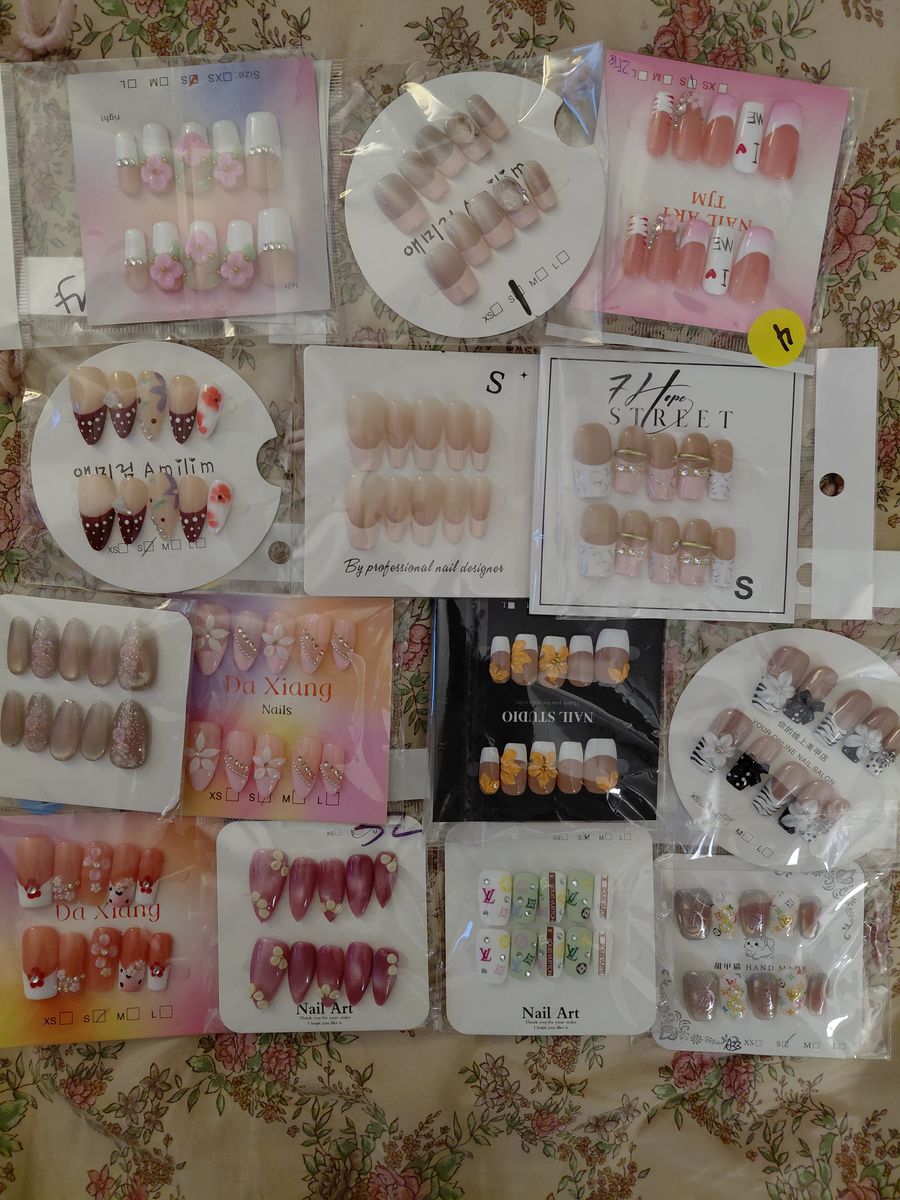 Press-on nails. Acrylic. Hand made.