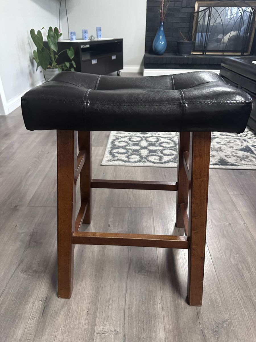 Wooden Bar Stool with Black Leather Padded Seat - Counter Height 6 Count mm