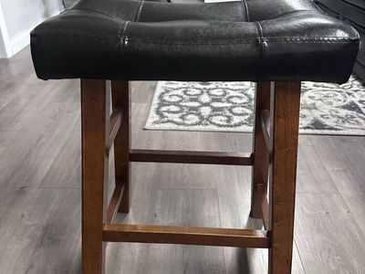 Wooden Bar Stool with Black Leather Padded Seat - Counter Height 6 Count mm