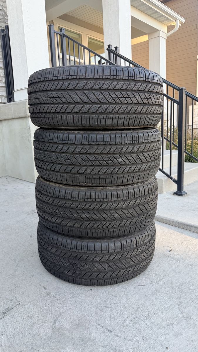 275/45R20 Bridgestone Alanza AS Ultra almost new