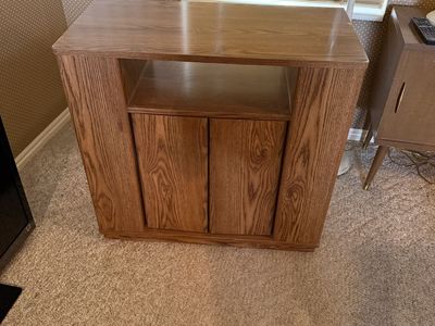 Vintage Oak Rolling Media / Stereo Cabinet – Storage & Casters $100 cash/venmo in Provo