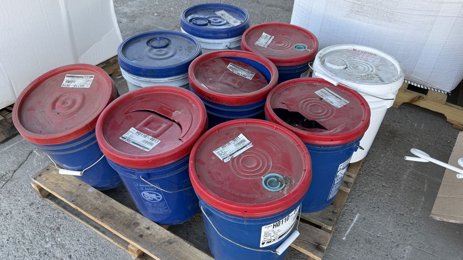 Hardware Chain 1/2" Proof Coil Electro-Galvanized Chain Buckets (Qty. 40ft/36ft)
