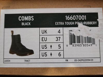 NEW. Dr Martens Combs (black)