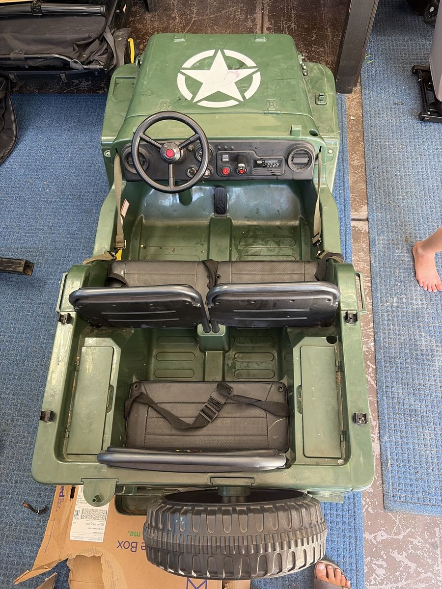 Freddo Army Jeep 4x4 Ride-On Toy Car Green Multi-Seat