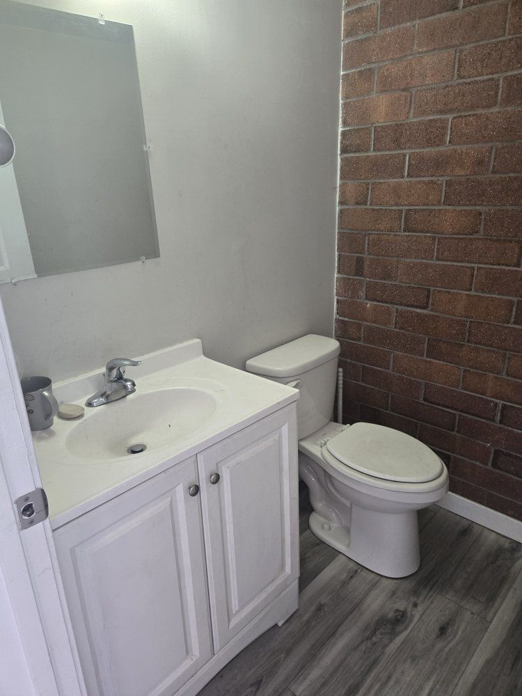 Main image 3