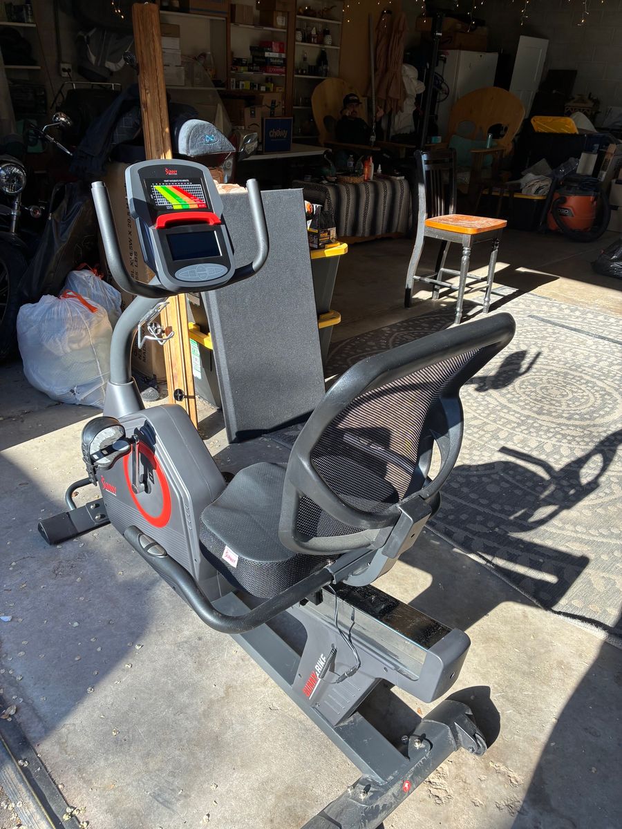 Sunny Health & Fitness Stationary Bike – Like New! ‍️