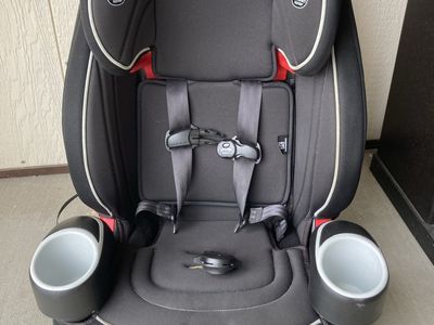 Graco Extend2Fit Convertible Car Seat - 10 Position Adjust, Side Impact Tested