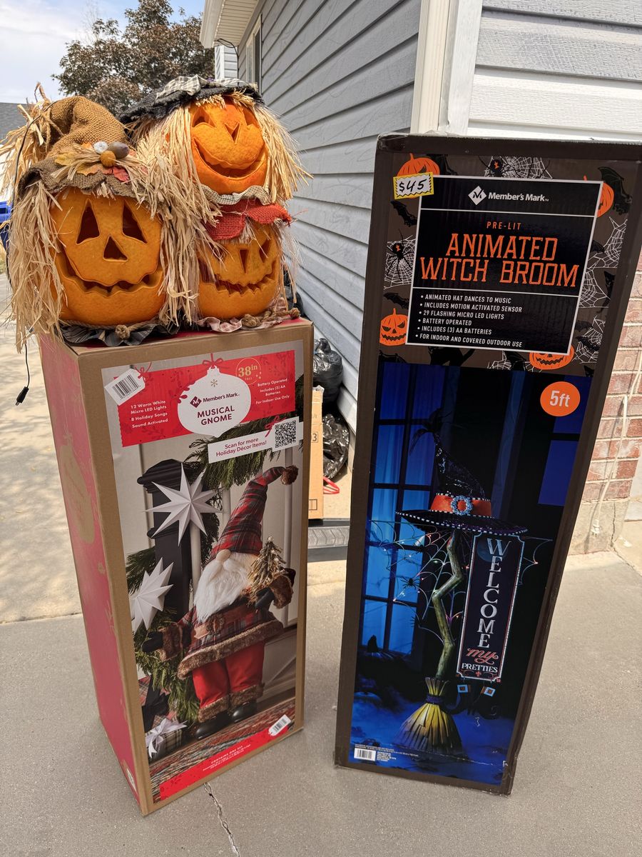 Member's Mark Animated Halloween & Holiday Decor Lot - Pumpkin Totem, Witch Broom, Musical Gnome