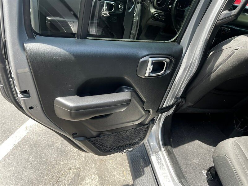 Main image 23