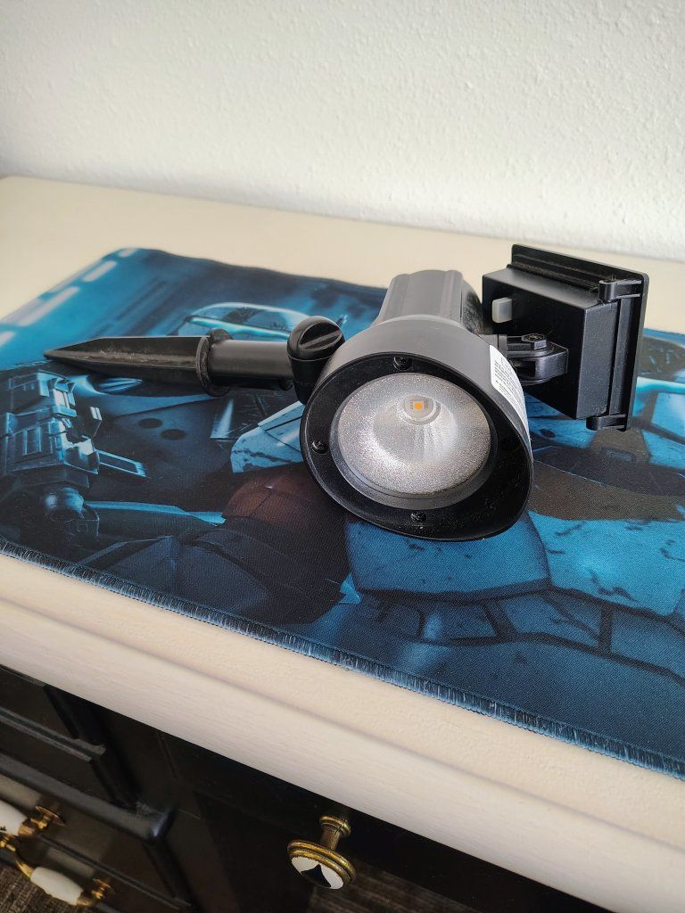 Solar Powered spotlight (adjustable)