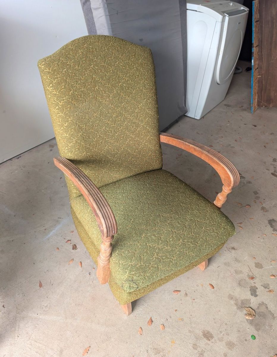 VINTAGE MID-CENTURY ROCKER Vintage Antique Rocking Chair