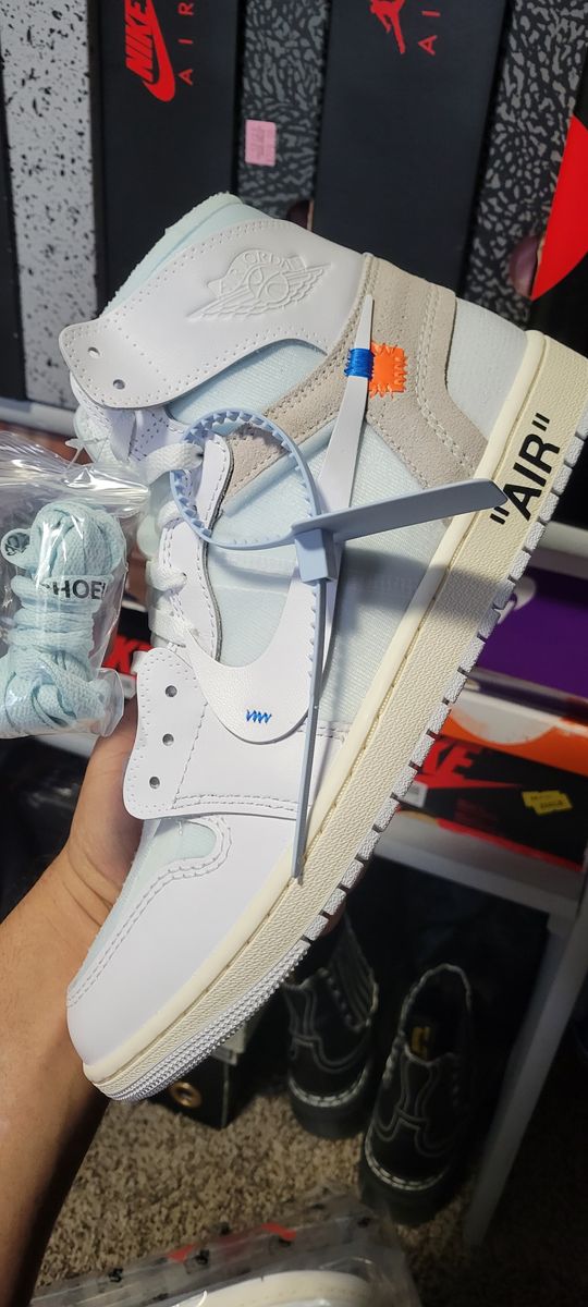 VAA ALASKA Size 11 $750