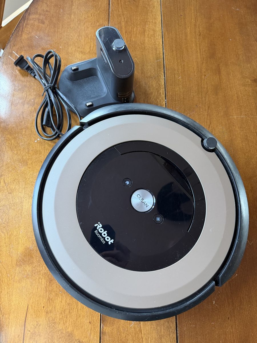 iRobot Roomba e6 Robot Vacuum with Charging Base
