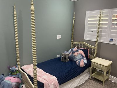 Vintage Style Four Poster Twin Bed Frame and Matching bedroom set