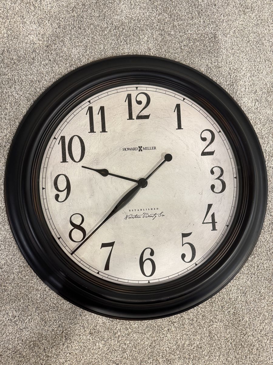 Howard Miller Large Round Wall Clock Model 625-648 Vintage Antique Style