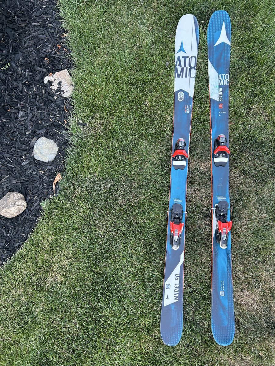 Atomic Skis 176cm