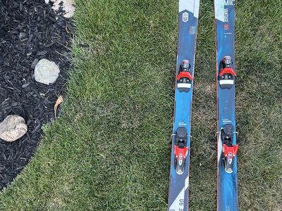 Atomic Skis 176cm