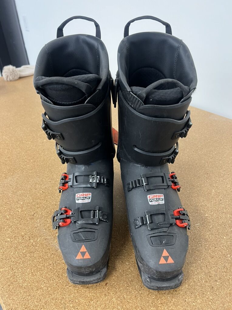 Fischer RC4 The Curve, 28.5 120 Flex