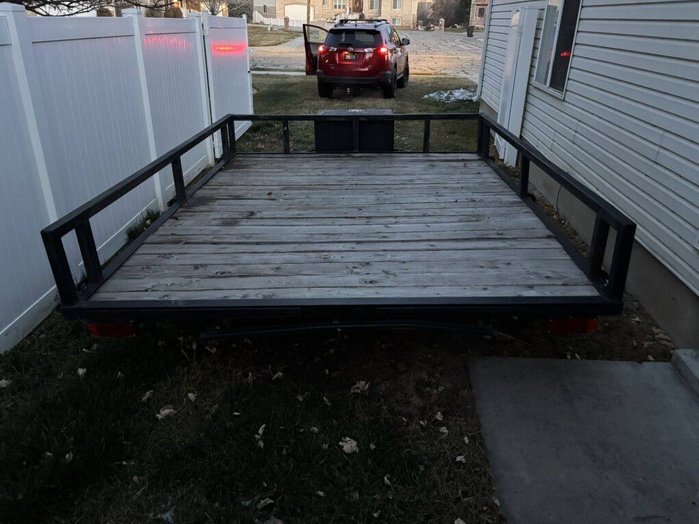 Flat bed trailer (8’x10’)
