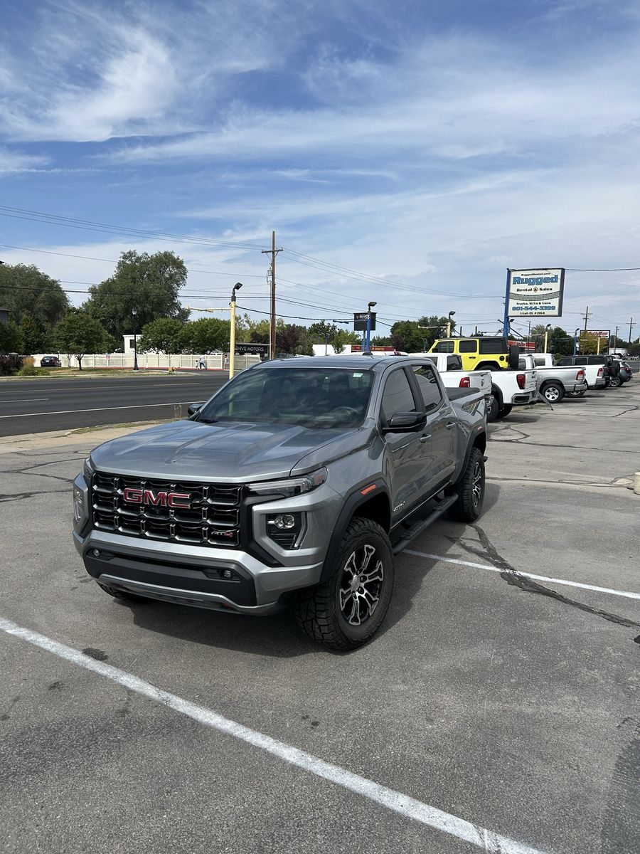 2024 GMC Canyon AT4