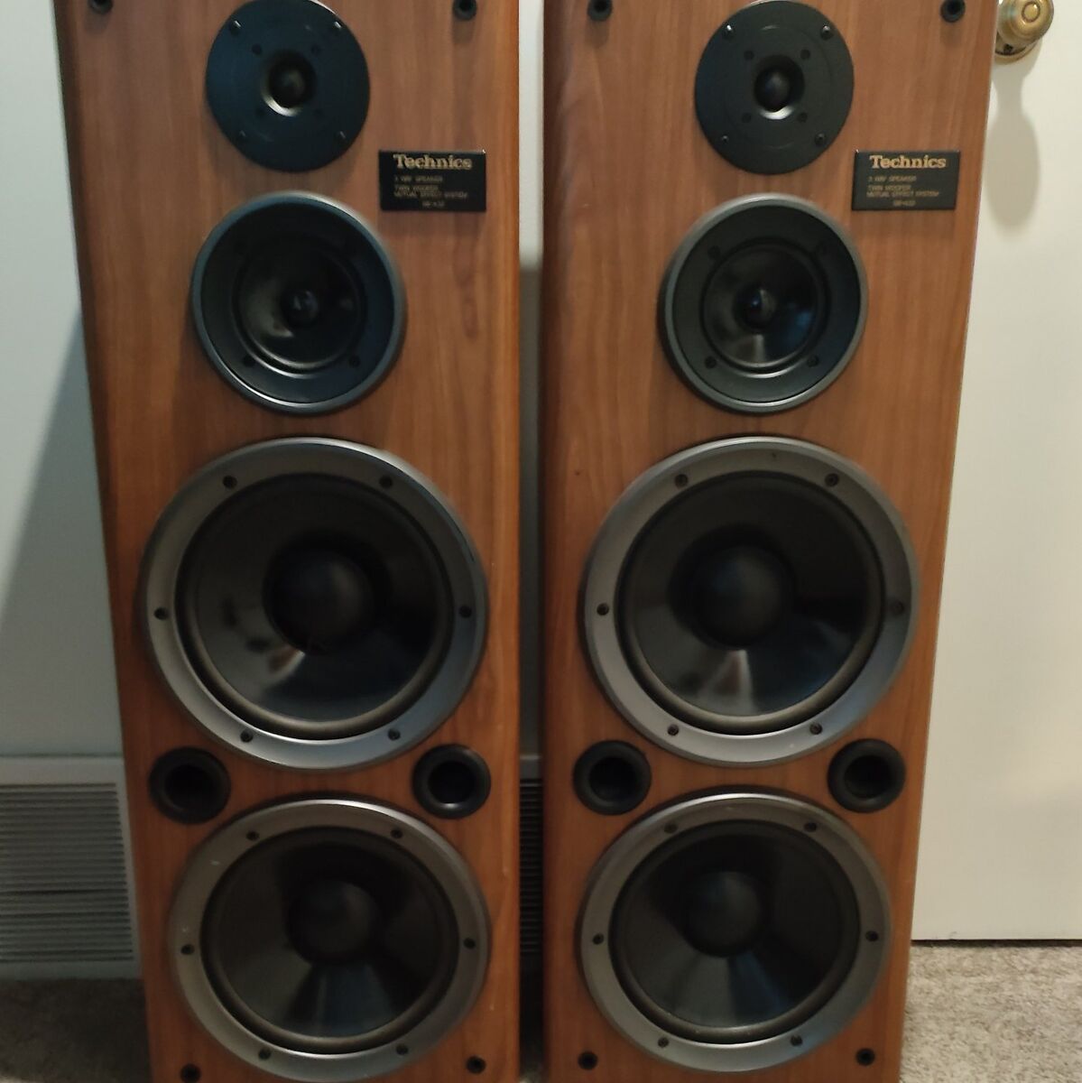 Technics SB-A32 3 way speakers