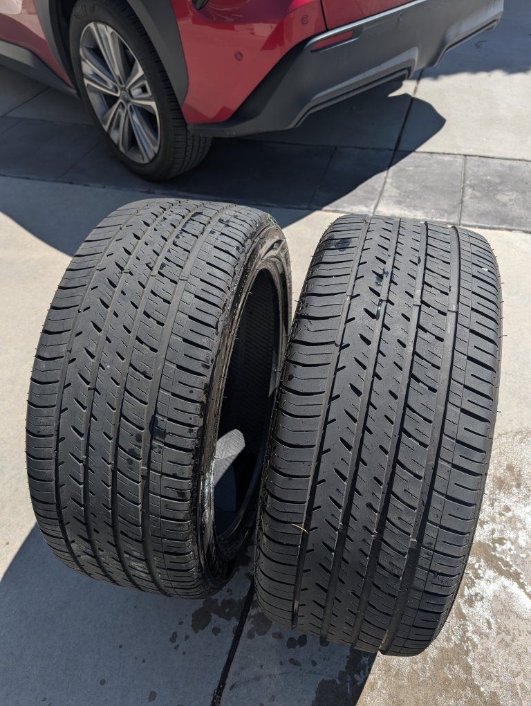 2 Used Kenda Vezda UHP A/S 255/45R20 Tires