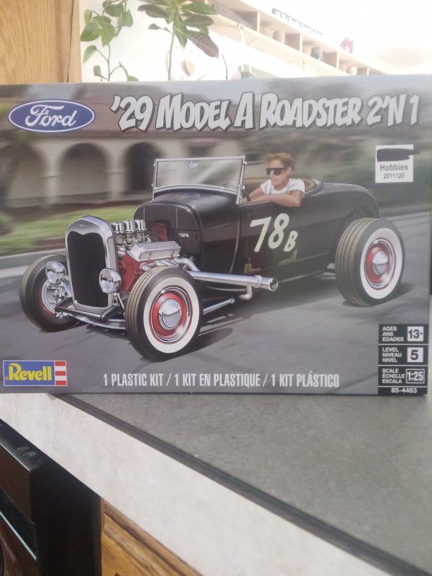 Revell '29 Ford Model A Roadster & Foose Design FD-100 Pickup 1:25 Scale Plastic Model Kits