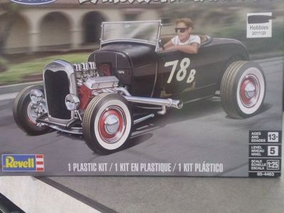 Revell '29 Ford Model A Roadster & Foose Design FD-100 Pickup 1:25 Scale Plastic Model Kits