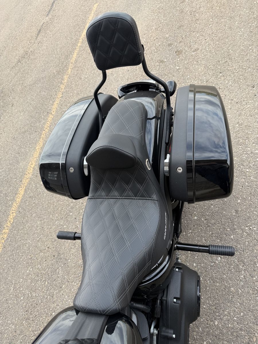 Saddlemen Pro Series SDC With Sissy Bar  Softail