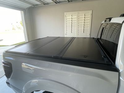 Hard Tri-Folding Truck Bed Cover