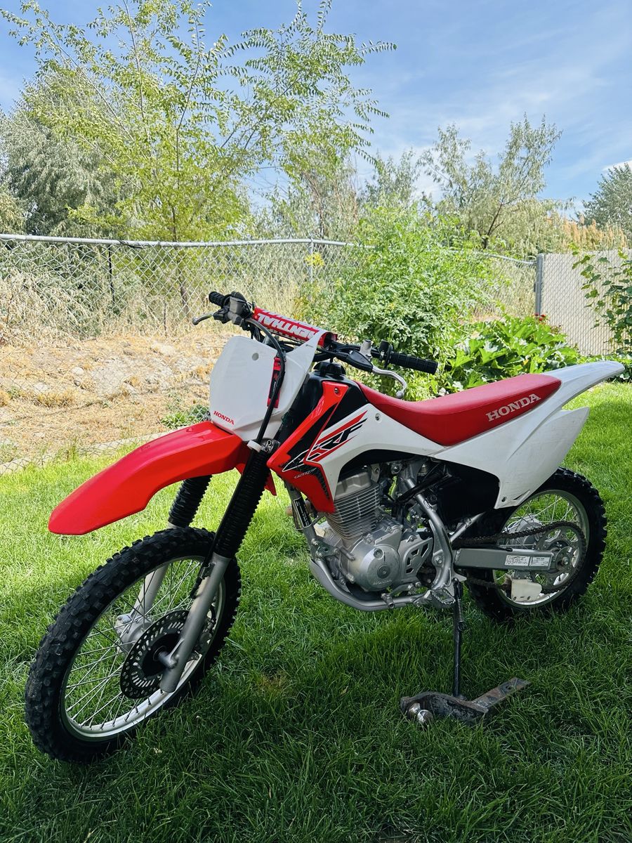2017 Honda CRF 150f Dirt Bike Motorcycle