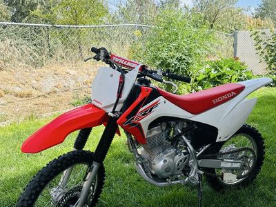 2017 Honda CRF 150f Dirt Bike Motorcycle