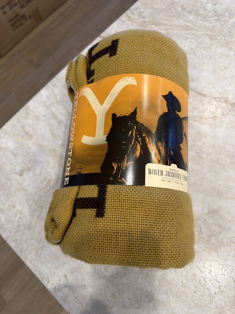 Brand New Unopened Yellowstone Jaquard Throw