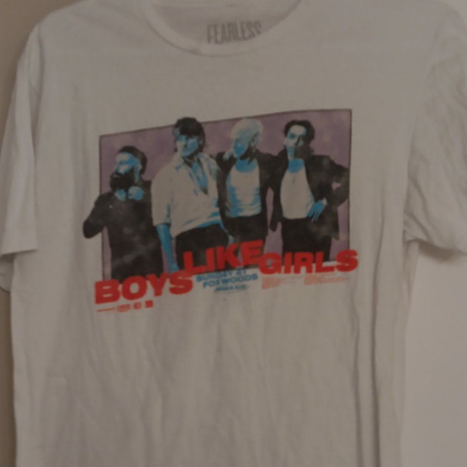 Fearless Band Graphic T-Shirt - Large