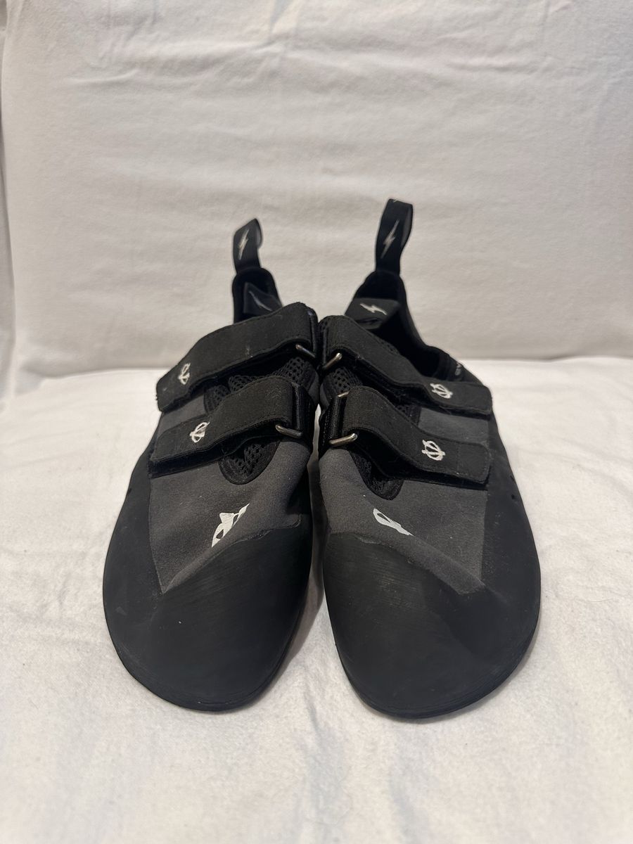 Evolv men’s size 12.5 or EU 46.5 charcoal gray/black climbing shoes