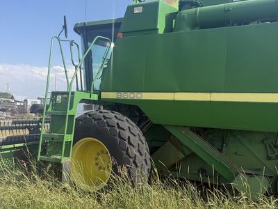 1994 John Deere 9600 Combine