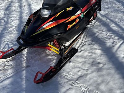 1999 Yamaha mountain Max 700 Triple