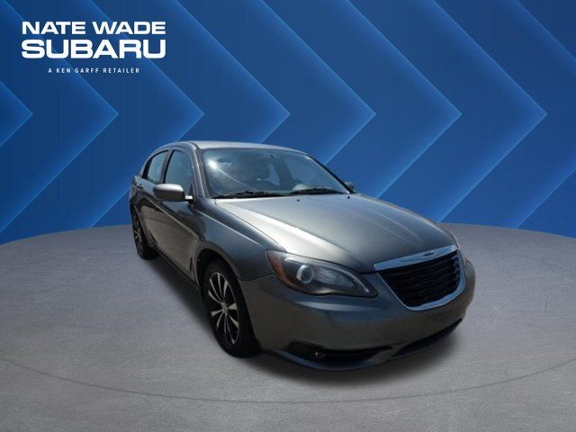 2013 Chrysler 200 Touring