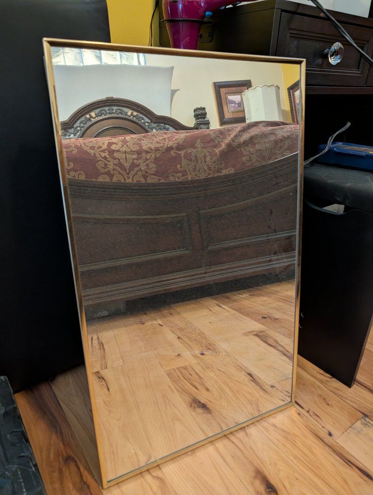 In-Wall medicine cabinet with mirror