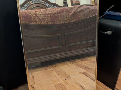 In-Wall medicine cabinet with mirror